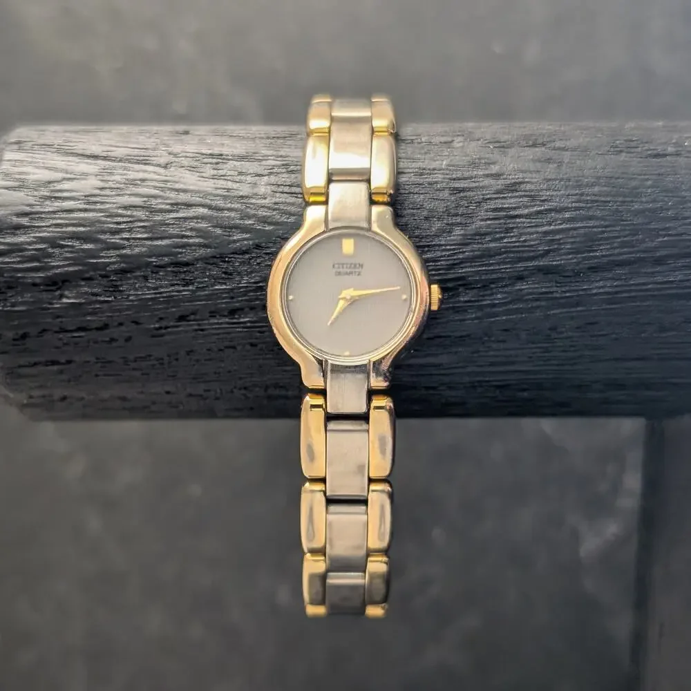 Ladies Citizen Watch Two Tone 5920-S76248 Needs New Battery